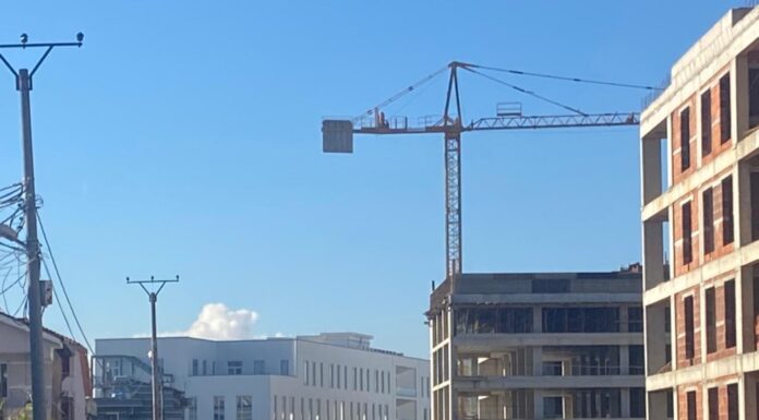Construction boom, 51 thousand apartments in the capital are uninhabited Pallat duke u ndërtuar në Lagjen 5 Maj, Tiranë